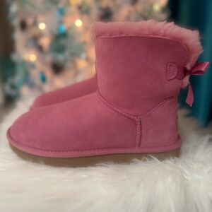 NIB Ugg Mini Bailley Bow II W/Size 7 Pink (WBRR)